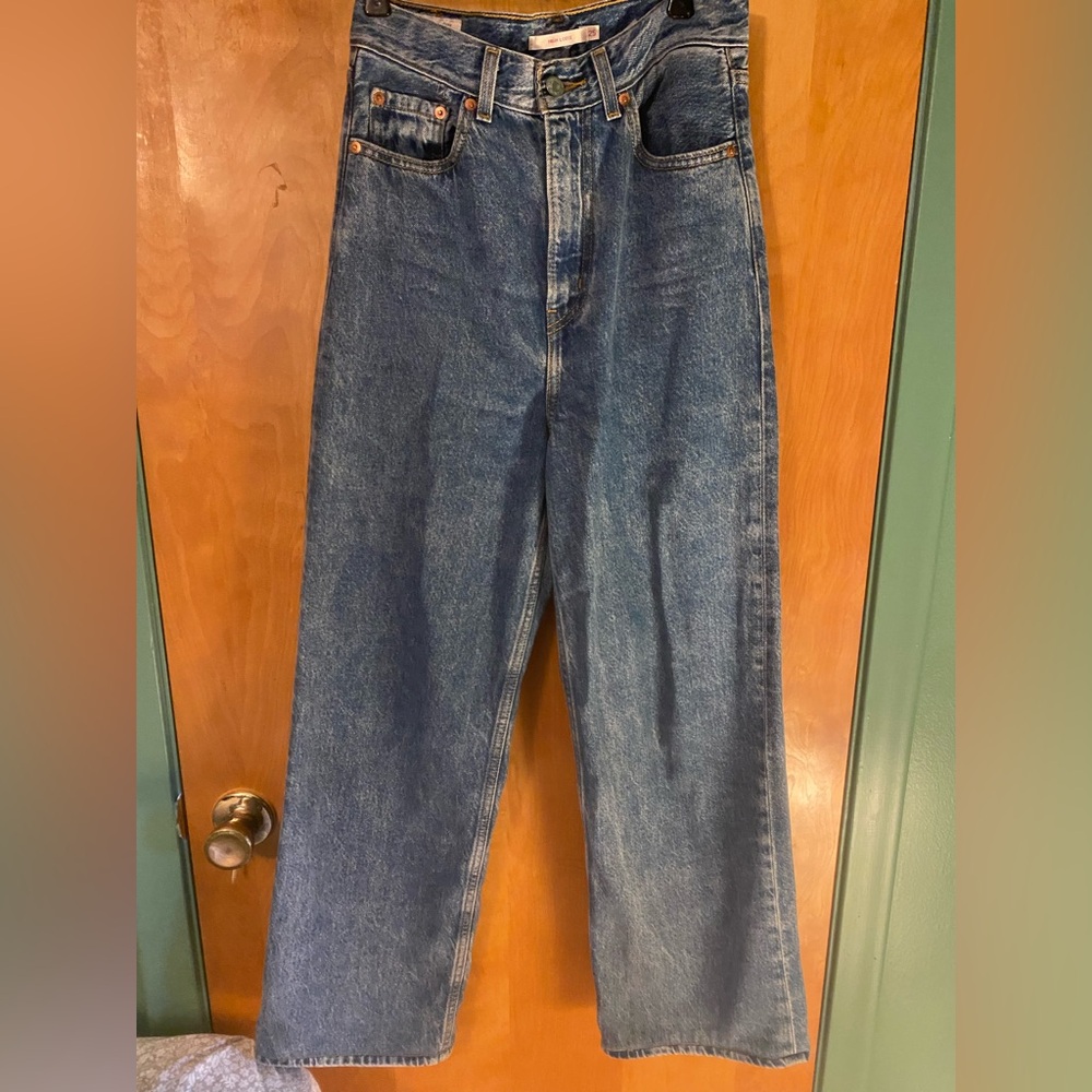 Levi’s high loose jeans medium wash